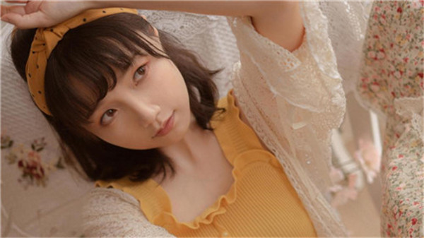 18禁女子裸体露私密部位视频