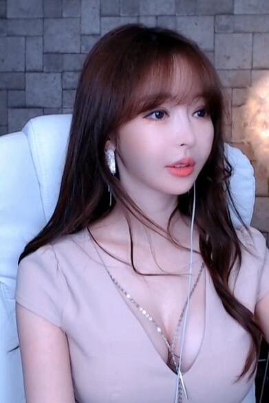 芭乐丝瓜向日葵黄瓜草莓网站新版合集