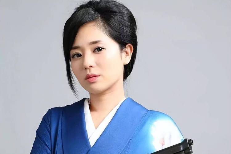 苍井怜演艺生涯解析:从代表作品到行业影响力的深度观察 苍井怜演艺生涯解析:从代表作品到行业影响力的深度观察