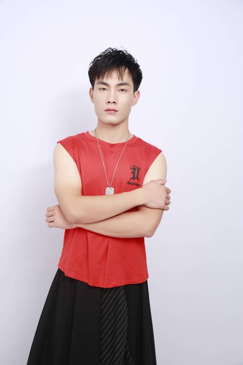 男模程东的成功秘诀:传统路线 vs 个人IP打造,哪种模式更胜一筹? 男模程东的成功秘诀:传统路线 vs 个人IP打造,哪种模式更胜一筹?