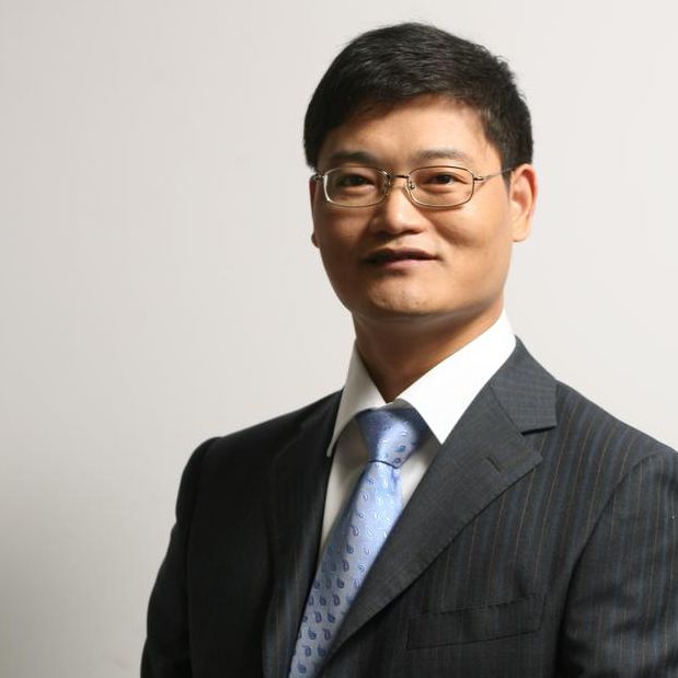 男模程东的成功秘诀:传统路线 vs 个人IP打造,哪种模式更胜一筹? 男模程东的成功秘诀:传统路线 vs 个人IP打造,哪种模式更胜一筹?