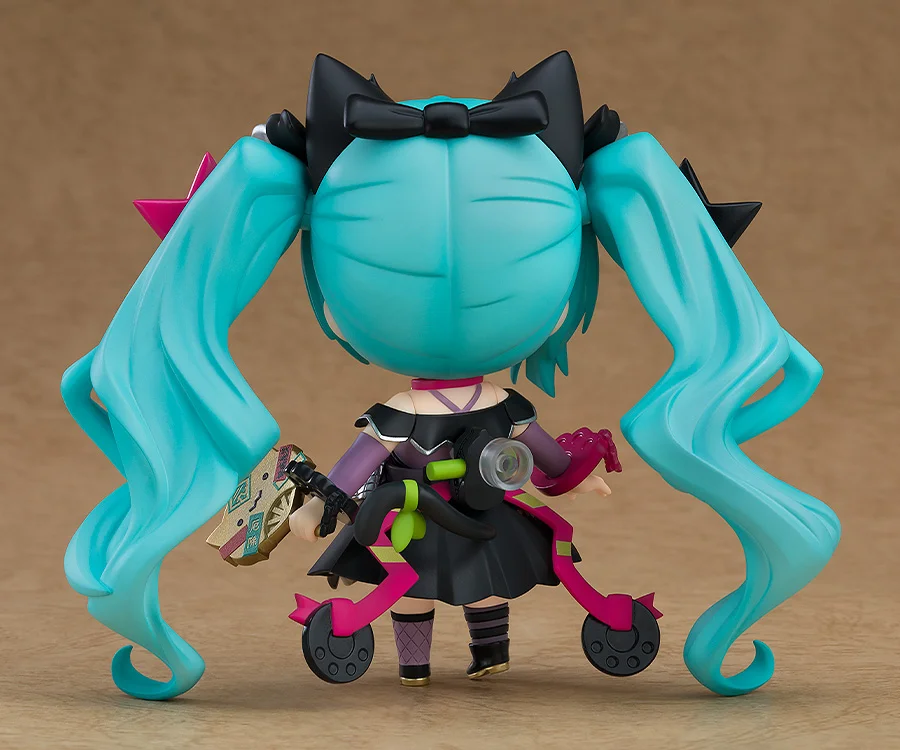这款神秘黑色招财初音未来黏土人，为何让全球收藏者疯狂抢订？