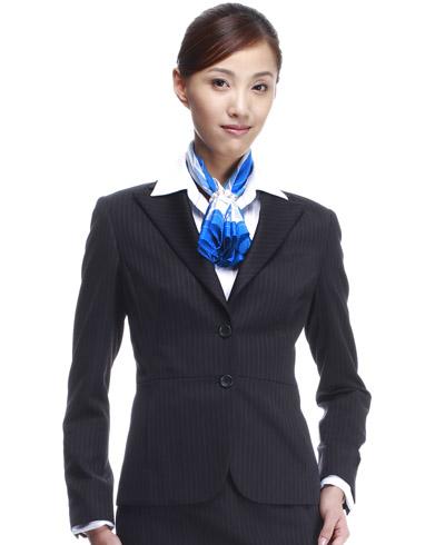 制服美女APP摄影秘籍：解锁职业装拍摄的三大隐藏技巧