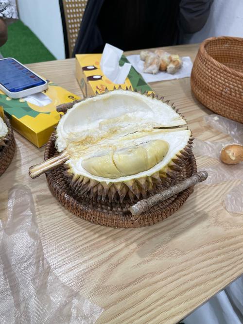 榴莲小蝌蚪绿巨人视频暗藏哪些玄机？揭秘水果界神秘现象背后的科学真相