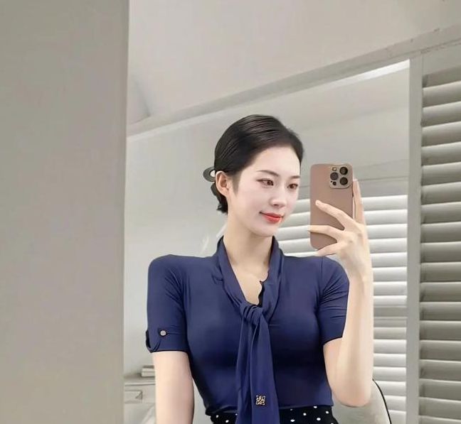 轻熟风穿搭秘籍：丝袜搭配如何提升气质？这些审美趋势你了解吗