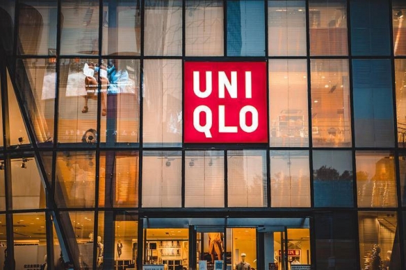 优衣库试衣镜的秘密：为何你总在店里变超模，回家却失望？