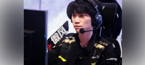 Mlxg透露信息引人注目:UZI是否将加入RNG并重铸银河战舰,可能会有协作的情况。 Mlxg透露信息引人注目:UZI是否将加入RNG并重铸银河战舰,可能会有协作的情况。