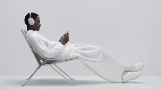 索尼推出最新降噪耳机型号WH-1000XM6！搭载最新QN3处理器。