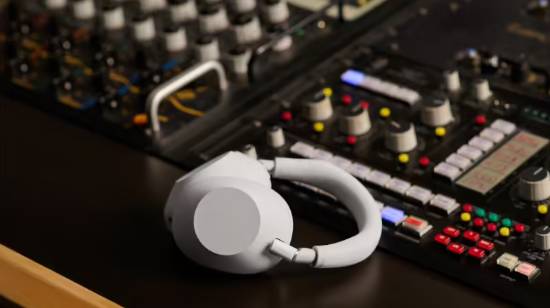 索尼推出最新降噪耳机型号WH-1000XM6！搭载最新QN3处理器。