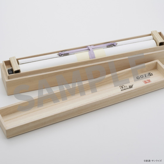 《新机动战记高达W》迎来30周年庆，推出限量的金箔艺术挂轴。