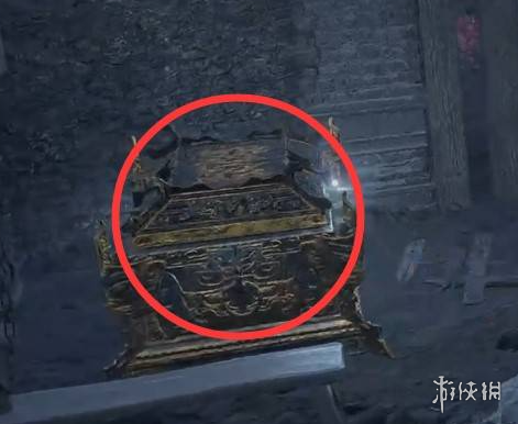 怎么才能拿到《明末渊虚之羽》中的新娘闺阁宝箱呢？不少玩家在新娘闺阁里看到一个宝箱被木栅栏围住，心里着急却不知如何获得。现在就让我们来分享开启这个宝箱的方法。