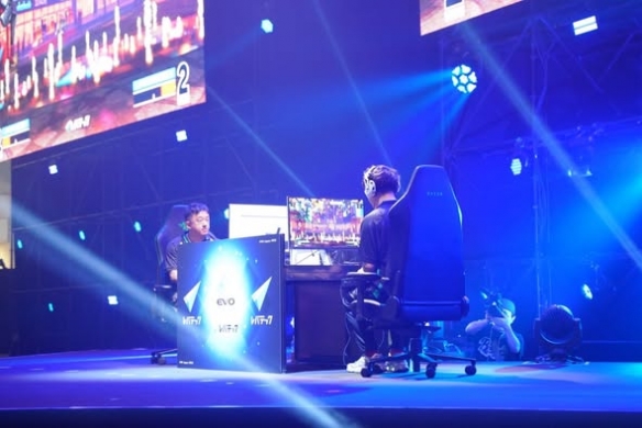 选手ET林家弘在EVO_Japan_2025赛事中成功卫冕,获得《拳皇XV》冠军。 选手ET林家弘在EVO_Japan_2025赛事中成功卫冕,获得《拳皇XV》冠军。