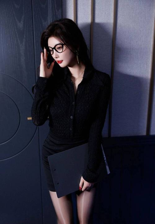 国产黑色丝袜不卡码无码会员免费领取，网友：太爽了！