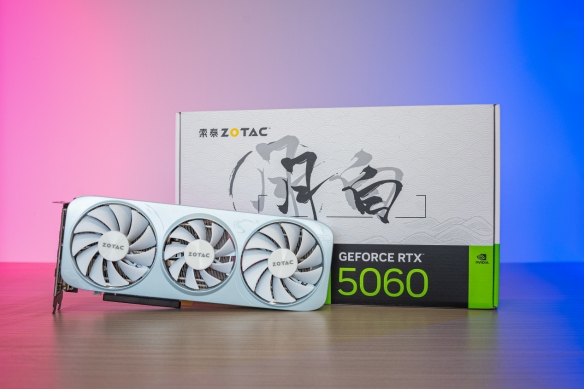 月白风清·典雅新韵：索泰RTX_5060_8GB月白OC评测