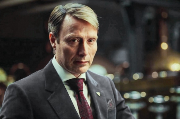 拔叔再次饰演反派角色，《杀手暗杀世界》联动《007皇家夜总会》。