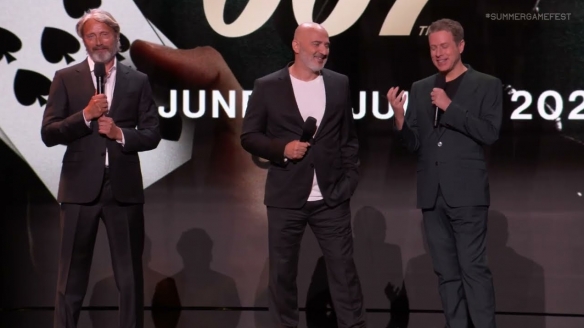 拔叔再次饰演反派角色，《杀手暗杀世界》联动《007皇家夜总会》。