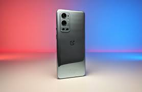 一加9手机的档次定位如何，以及一加9S的实际体验效果如何？