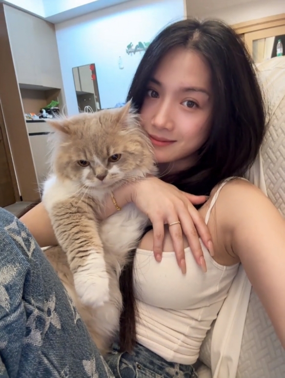 小姐姐无意中忘记关闭自动瞄准,带来一副搞笑的场景_囧图_你最觉得令人放松的时刻有哪些? 小姐姐无意中忘记关闭自动瞄准,带来一副搞笑的场景_囧图_你最觉得令人放松的时刻有哪些?