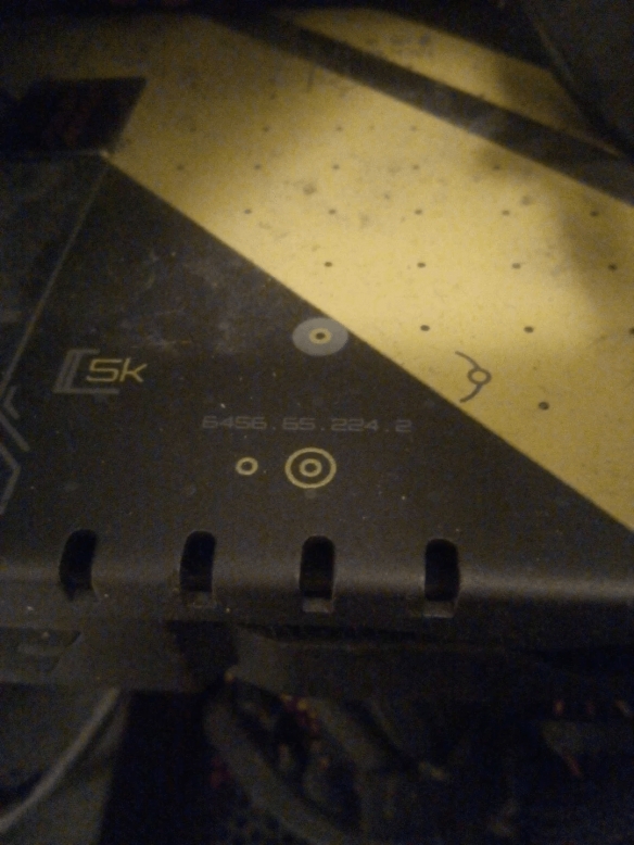 网友在垃圾堆中意外发现的宝藏：一台配备GTX 1080显卡与i7-7700处理器的游戏电脑！