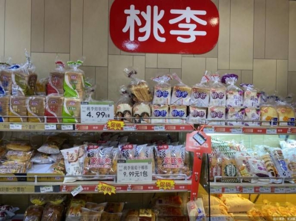 桃李面包广告遭遇舆论风波！因五仁月饼文案引发众怒，迅速下架处理