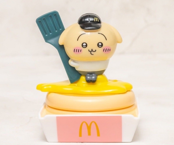 5月16日，日本麦当劳携手现象级IP“Chiikawa”推出联名玩具，萌趣上线！