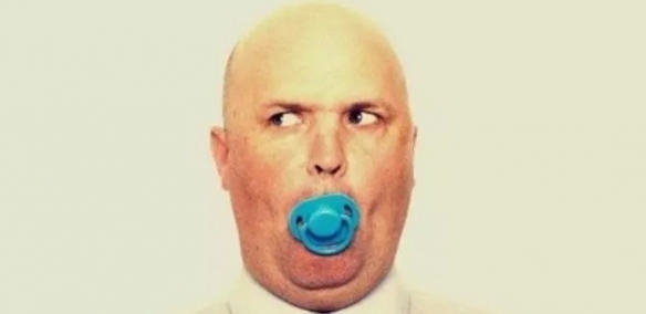 短剧中的“Talk二”主题：为何你总在“离谱”中寻找“过瘾”？