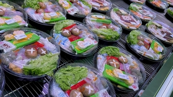 国家标准草案关于预制菜的审查已顺利通过,特别强调“不得添加防腐剂”引起了广泛关注。 国家标准草案关于预制菜的审查已顺利通过,特别强调“不得添加防腐剂”引起了广泛关注。