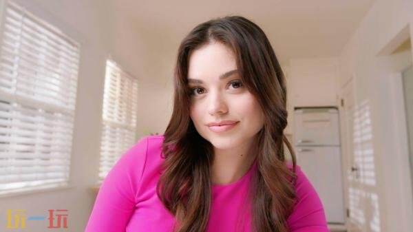 真人互动影游《名利场：我被好莱坞美女潜规则了》正式上线，现已发售。

