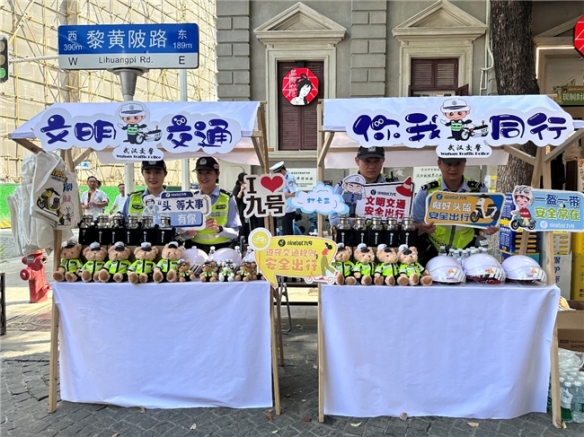 九号公司携手武汉交警共同开展安全科普宣传活动_政企合作迈向全面“大安全”生态体系

