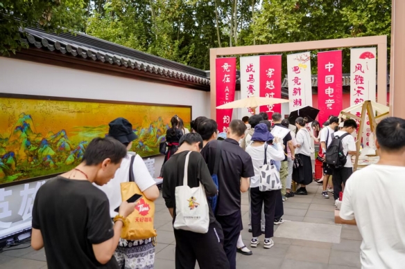 燃爆德寿宫！ZNG战队荣耀登顶战马能量杯，宋韵古都中的电竞巅峰对决令人震撼！