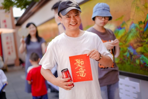 燃爆德寿宫！ZNG战队荣耀登顶战马能量杯，宋韵古都中的电竞巅峰对决令人震撼！