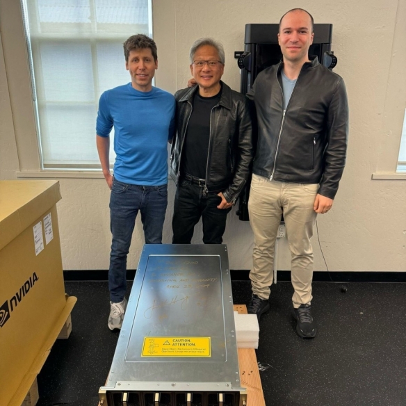 想摆脱微软的限制？OpenAI、英伟达和甲骨文三大科技巨头正携手合作，形成新的联盟格局。

