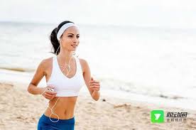 在悦动圈进行跑步训练时，如何实现音乐的聆听？-悦动圈平台上实现跑步时听歌的具体操作指南