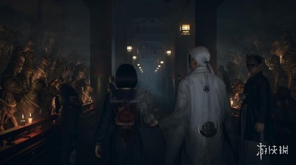 《寂静岭f》中的常喜家婚礼仪式流程与现实中传统习俗有着许多共同之处，经过考据探索其细节与文化根源