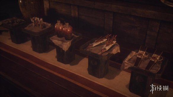 《寂静岭f》中的常喜家婚礼仪式流程与现实中传统习俗有着许多共同之处，经过考据探索其细节与文化根源