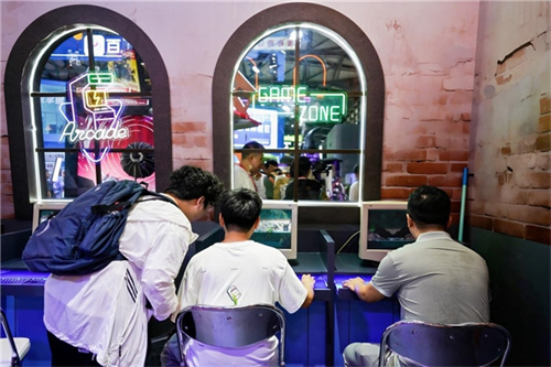 恺英网络的“传奇盒子”在CG展会中首次亮相：复古主题展区与多元生态体系共同续写传奇热潮