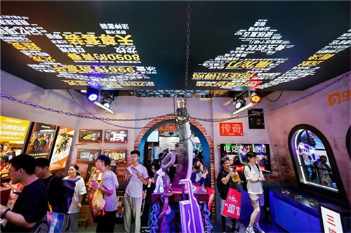 恺英网络的“传奇盒子”在CG展会中首次亮相：复古主题展区与多元生态体系共同续写传奇热潮