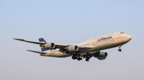 飞行模拟狂热者倾心投入，打造极致体验——以真机波音_747座舱为基础  
