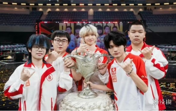 荣耀由六连冠铸就，900万台累计见证：九号携手AG开启崭新征程