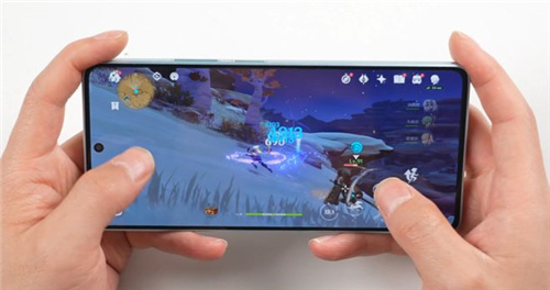 高通此次再次凭借第二代骁龙7+平台结合AI技术，稳固了其在中高端芯片市场的领先地位！  
