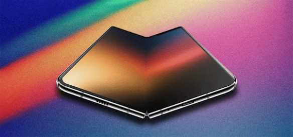 苹果公司成功突破行业技术难题，其折叠屏创新设计或将在2026年实现无缝无痕的上市计划  

