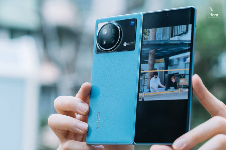 背后推动高端折叠屏崛起的关键力量——这离不开高通骁龙芯片的卓越性能
背后推动高端折叠屏崛起的关键力量——这离不开高通骁龙芯片的卓越性能