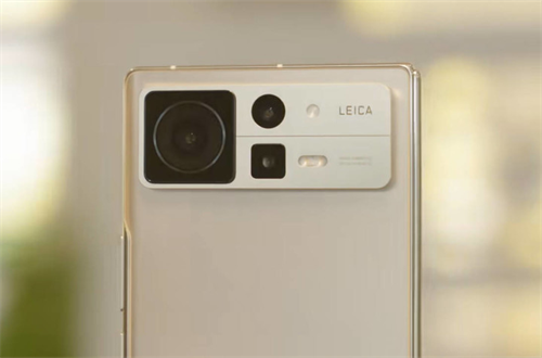 背后推动高端折叠屏崛起的关键力量——这离不开高通骁龙芯片的卓越性能
背后推动高端折叠屏崛起的关键力量——这离不开高通骁龙芯片的卓越性能