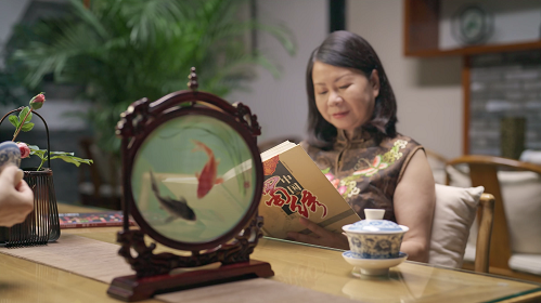 16日上线的《三国杀OL》非遗纪录片正式亮相，与此同时，全民公开赛的总决赛也同步开启激烈角逐。

