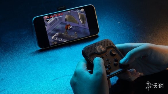 磁吸手柄abxylute_M4正式亮相，瞬间将手机变身为掌机，完美还原真实手感