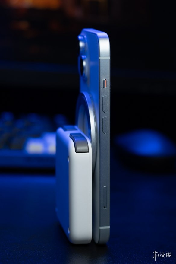 磁吸手柄abxylute_M4正式亮相，瞬间将手机变身为掌机，完美还原真实手感