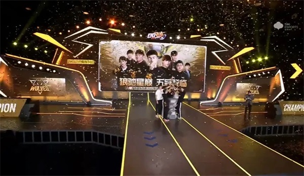 五冠王者荣耀！热烈祝贺狼队豪取2022年QQ飞车手游S联赛春季赛冠军！