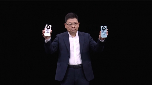 华为正式推出Mate 80系列旗舰，顶级型号非凡大师售价高达12999元 
