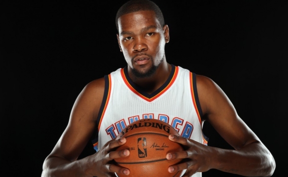 NBA明星球员凯文·杜兰特近日对《NBA_2K26》表示高度评价,称其手感变得更加顺畅自然!
NBA明星球员凯文·杜兰特近日对《NBA_2K26》表示高度评价,称其手感变得更加顺畅自然!