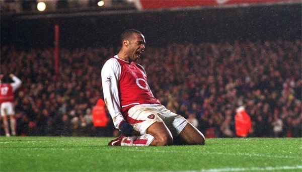 时光列车悄然抵达，曾经让我们迷恋的足球巨星们